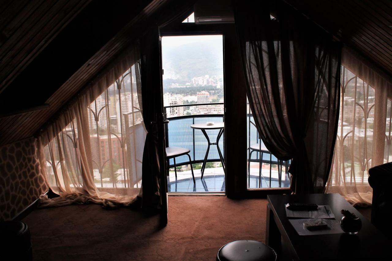 Panorama Eco-Hotel 第比利斯 外观 照片